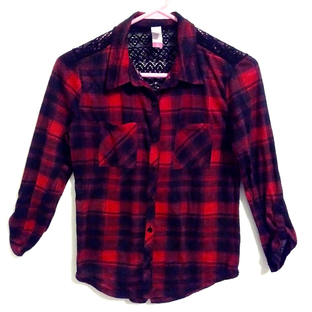 No Boundaries Women's Crochet Checkered Blouse Med